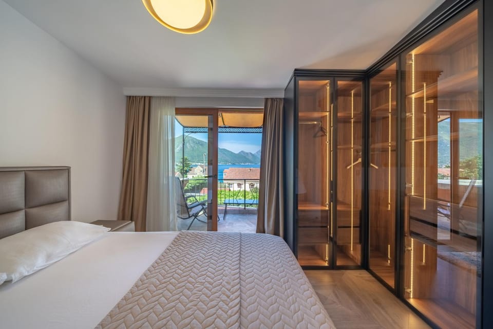 Balcony/Terrace, Bedroom, Sea view, wardrobe
