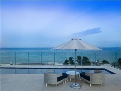 Trendy 1 BR apartment in Cruz Con Mar Brand New Building Apartment in Playa del Carmen