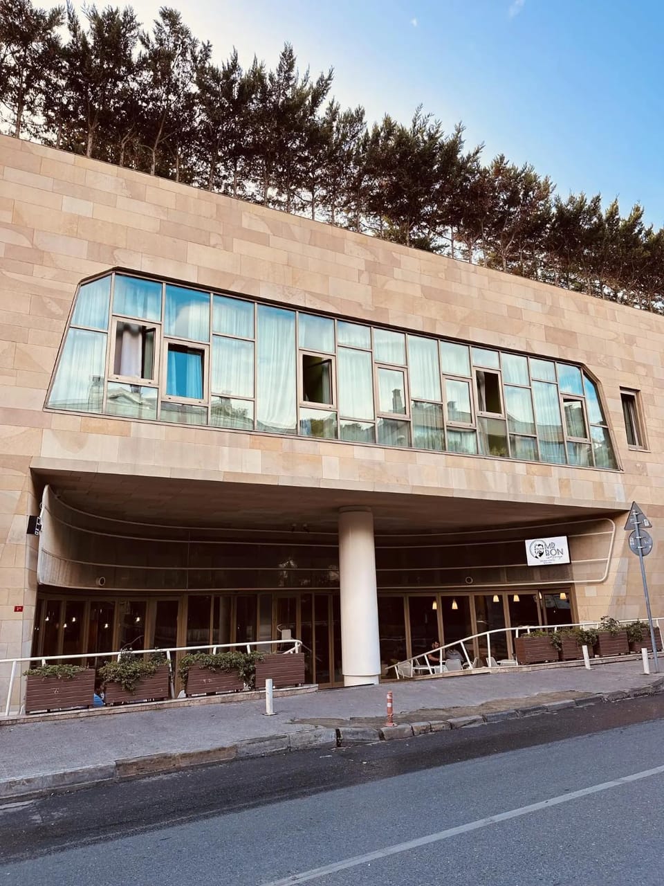 Property building, Facade/entrance