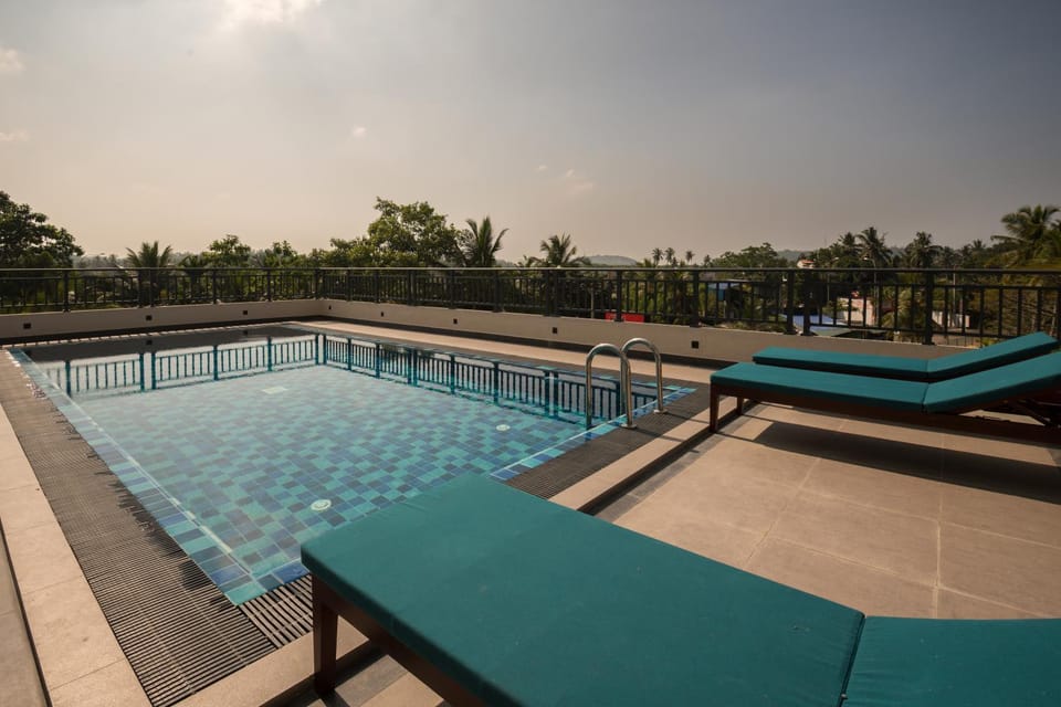 Swimming pool, Swimming pool