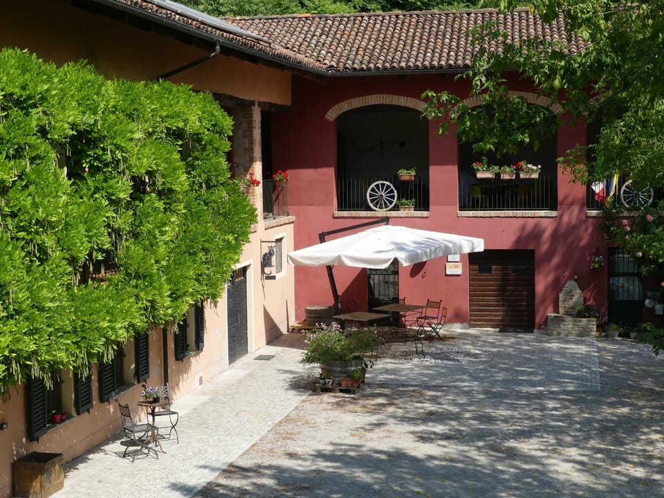 Property building, Inner courtyard view
