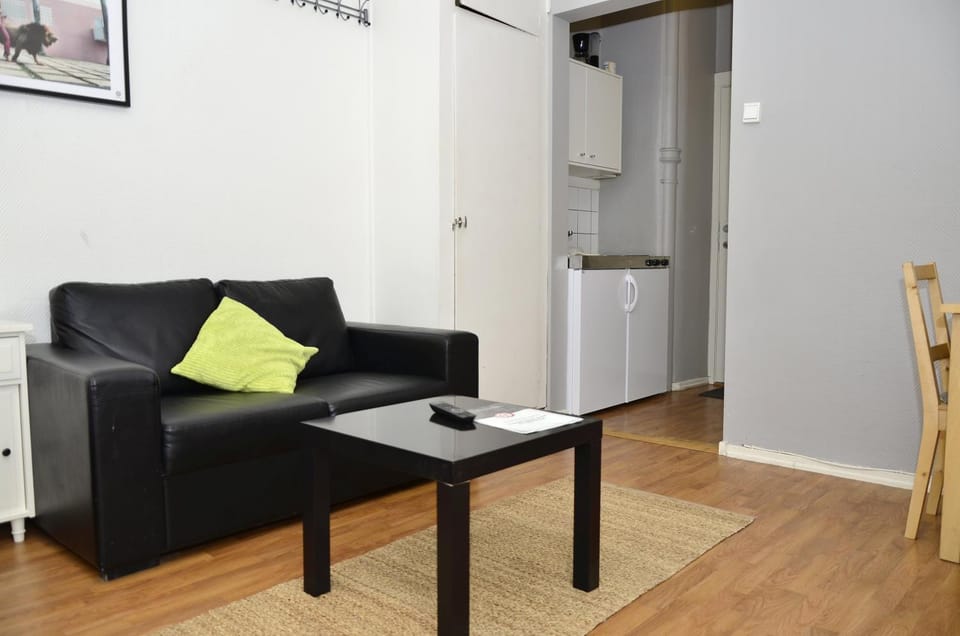 Kitchen or kitchenette, Seating area