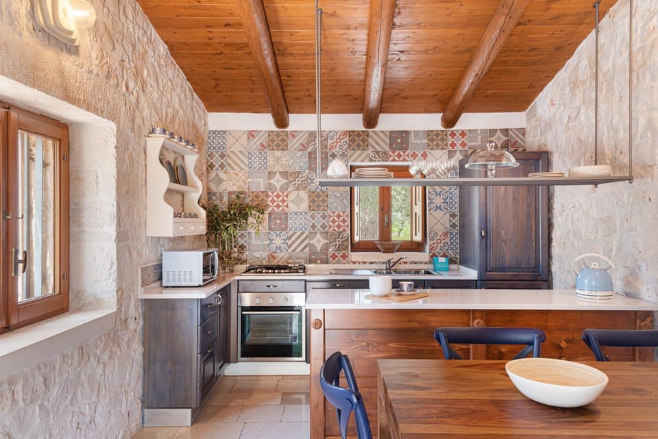 Photo of the whole room, stove, kitchen