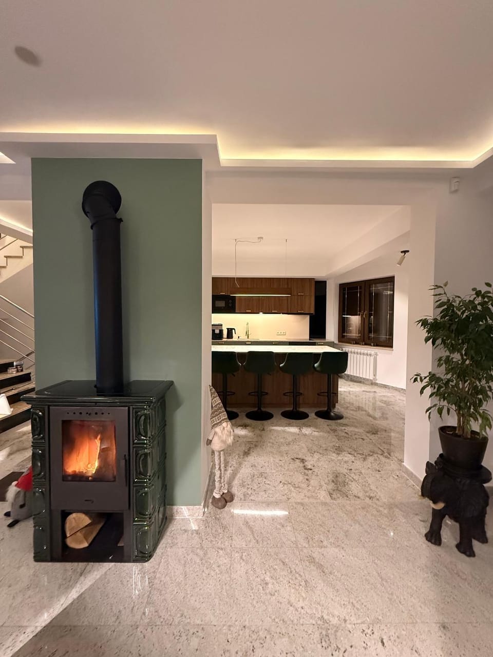 Kitchen or kitchenette, Living room