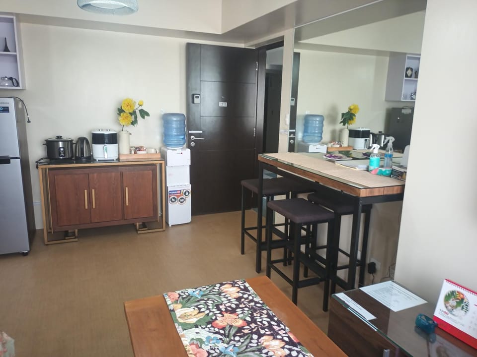 NICE CORNER AYALA 1 bedroom condo at heart of DAVAO CITY with hi speed wi fi internet Apartment in Davao City