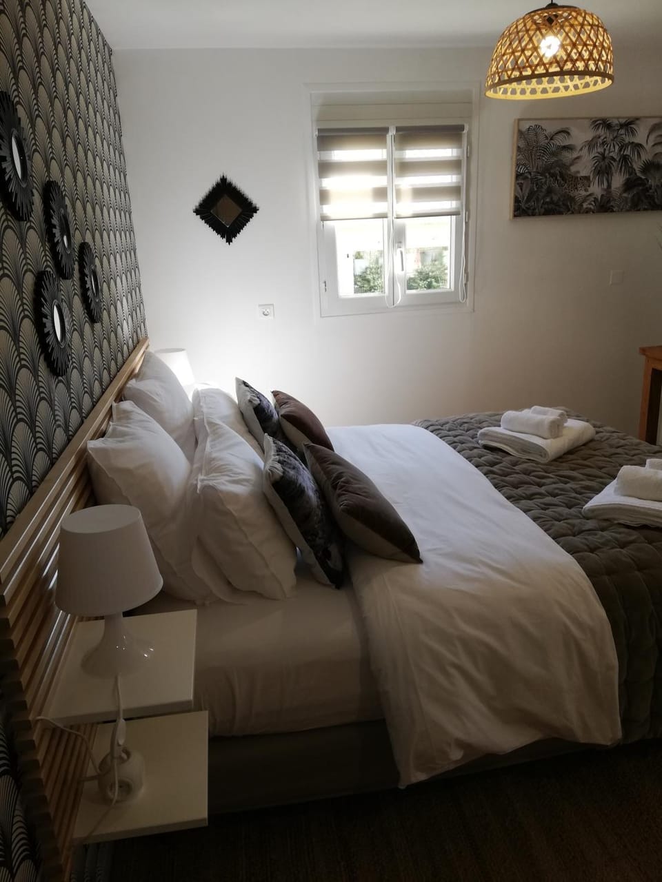 Bed, Photo of the whole room