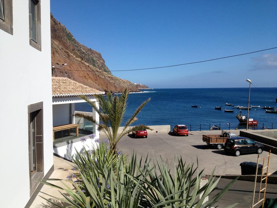Property building, Day, Natural landscape, View (from property/room), Balcony/Terrace, Mountain view, Sea view, Parking