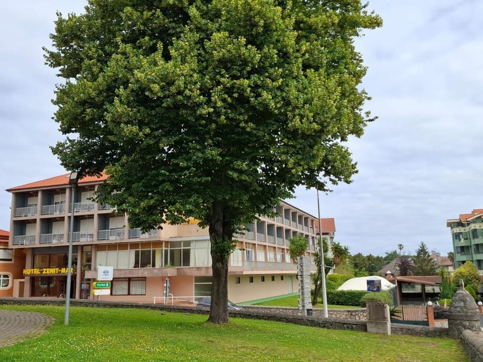 Property building, Street view