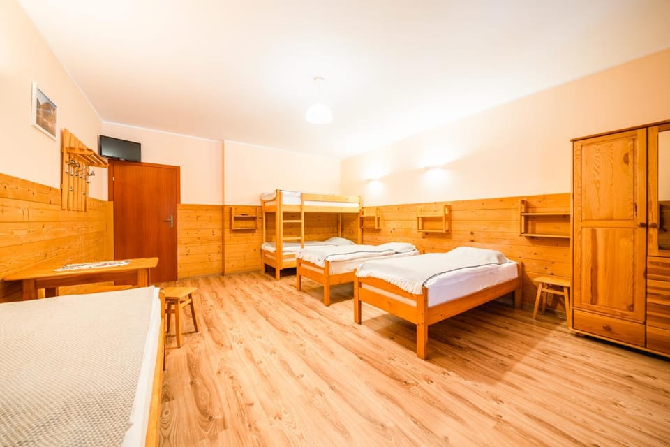 Schronisko PTTK Orlica Bed and Breakfast in Lesser Poland Voivodeship