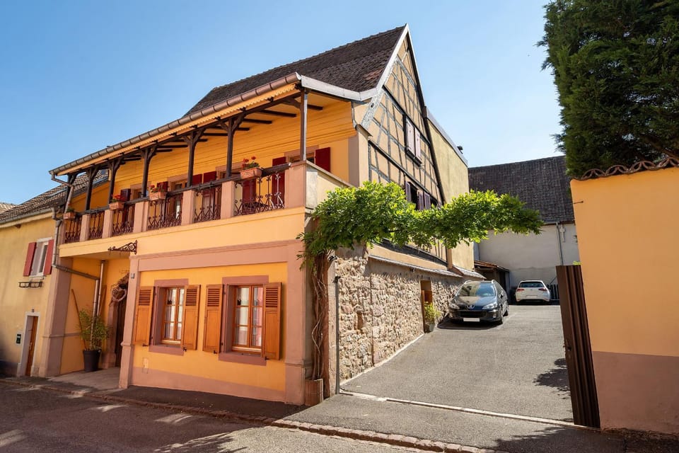 Property building, Facade/entrance