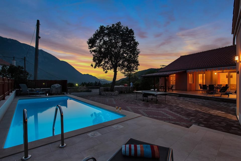 Property building, Swimming pool