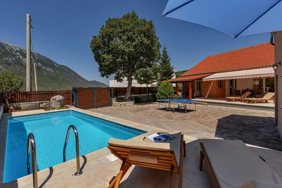 Villa Calma Biokovo near Makarska House in Split-Dalmatia County