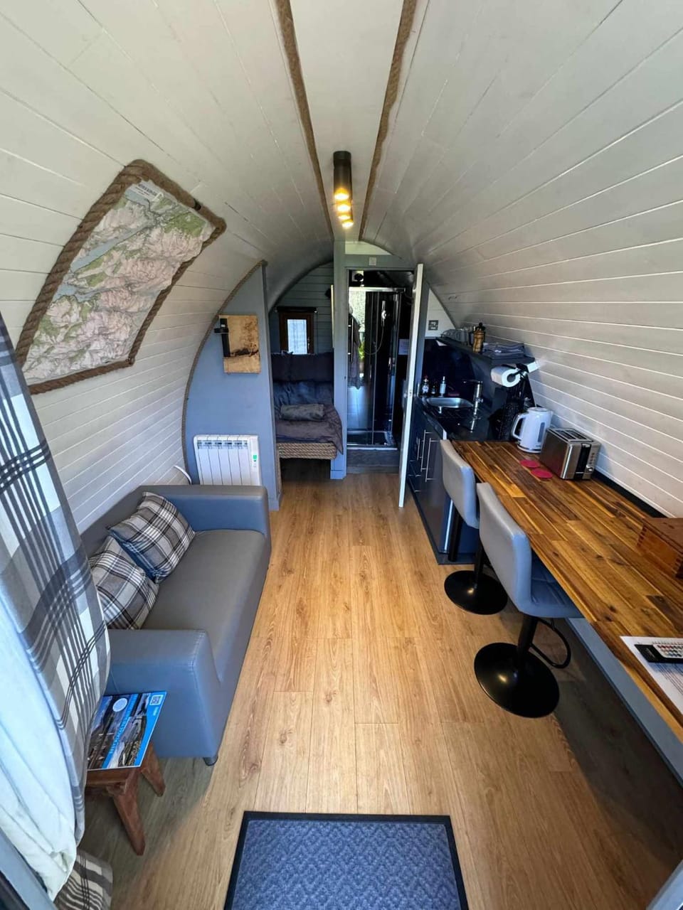 Kitchen or kitchenette, Living room