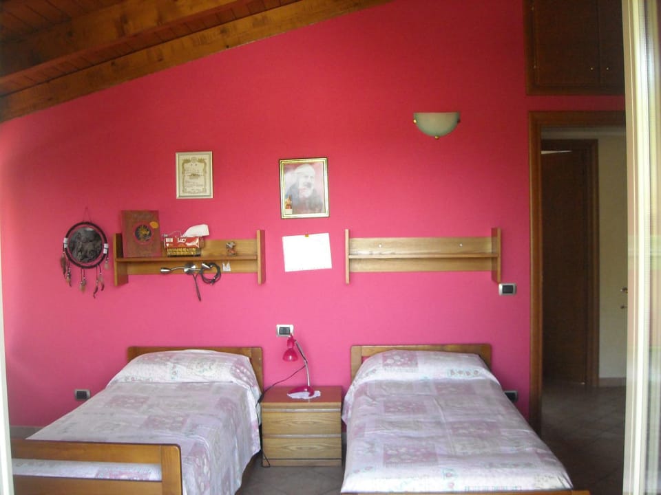 Bed, Photo of the whole room