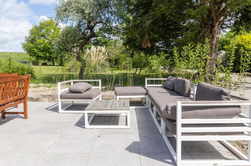 Hof Zuidvliet Country House in Wolphaartsdijk