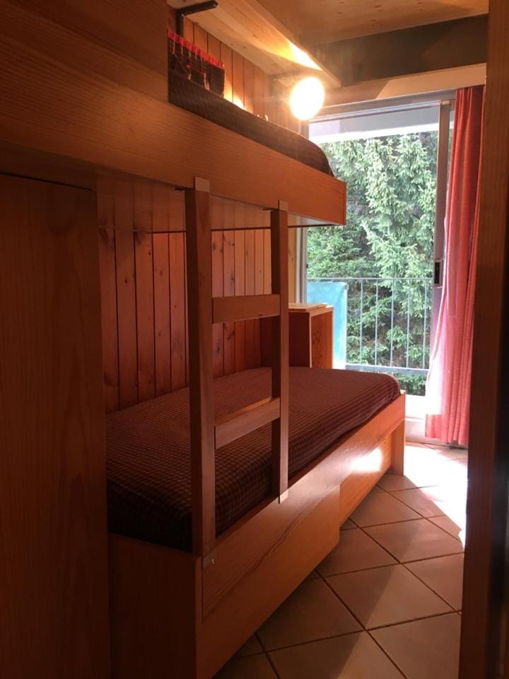 bunk bed