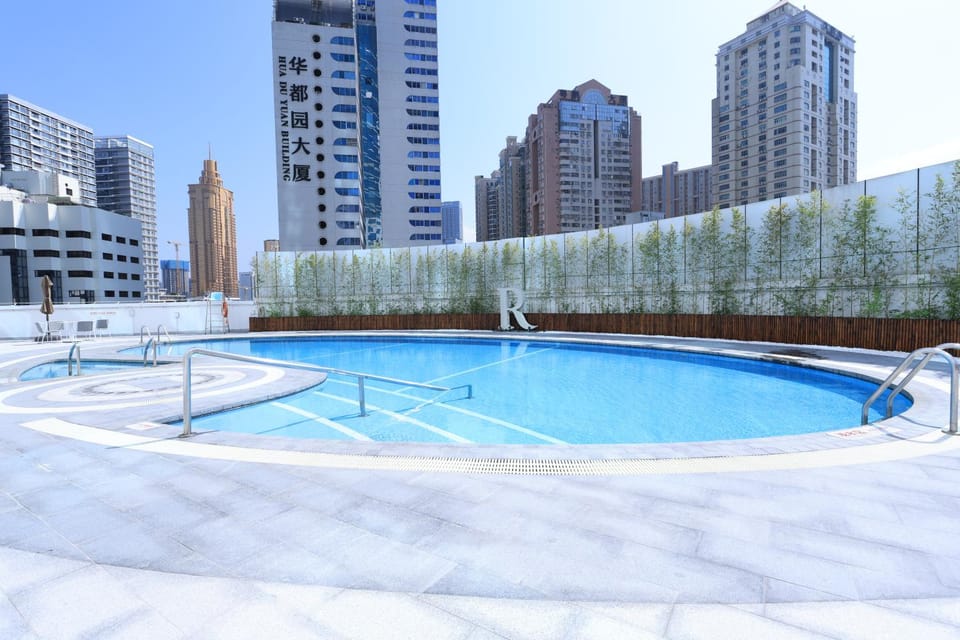 Swimming pool, Swimming pool