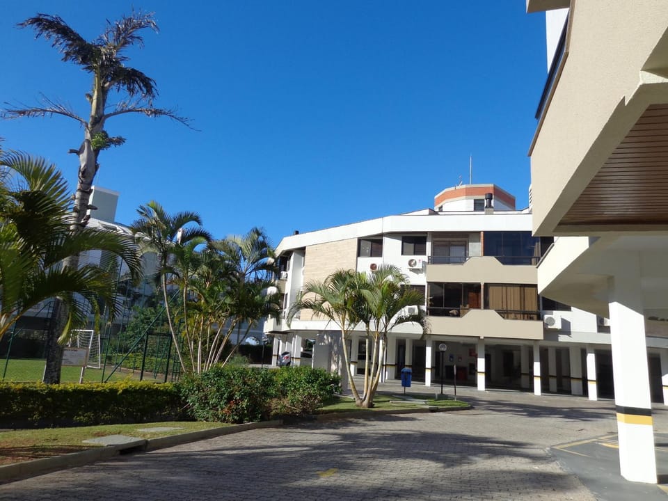 50 metros da praia- 5 pessoas apto 111 Apartment in Florianopolis