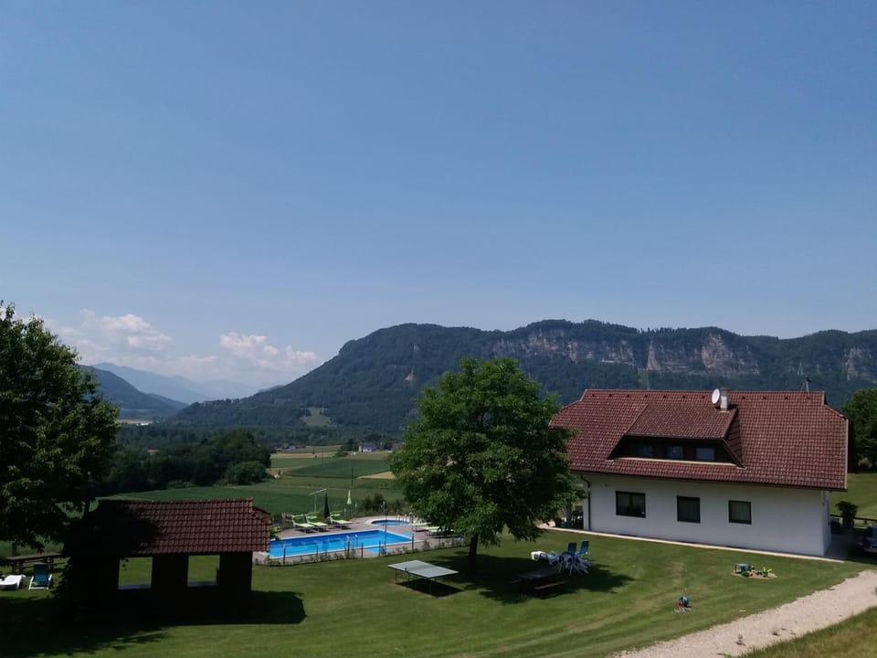 Facade/entrance, Neighbourhood, Natural landscape, BBQ facilities, Fishing, Garden, Horse-riding, Hot Tub, Massage, Sauna, Solarium, Table tennis, Balcony/Terrace, Hiking, Cycling, Pets, Garden view, Mountain view, Pool view, River view, Swimming pool, Swimming pool, Open Air Bath