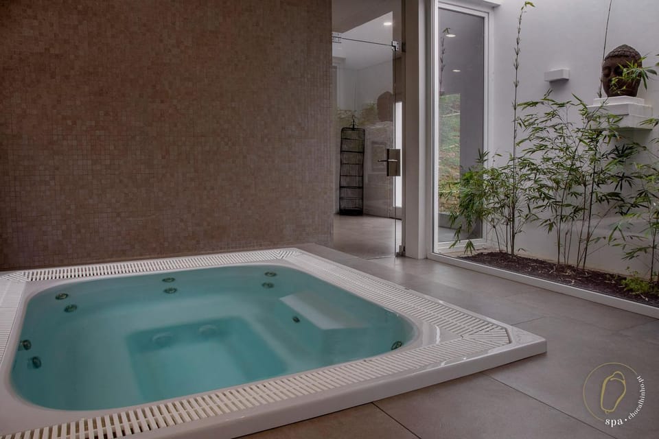 Hot Tub, Spa and wellness centre/facilities