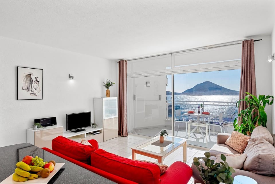 TV and multimedia, Living room, Sea view