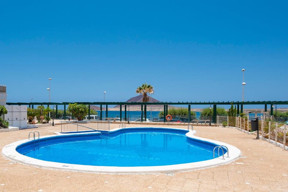 Pool view, Sea view, Swimming pool