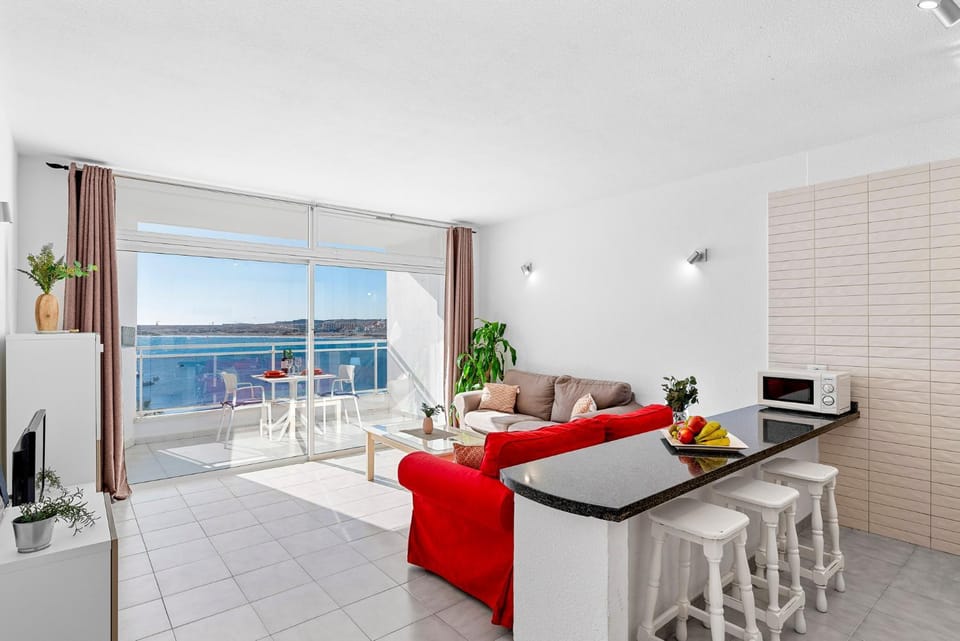 View (from property/room), Balcony/Terrace, Living room, Dining area