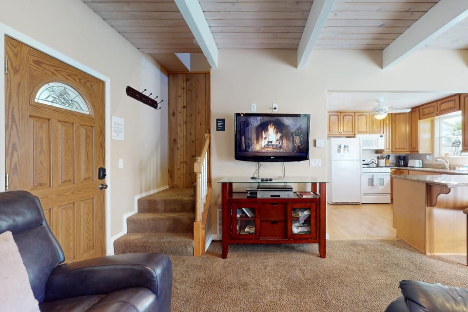 Dancing Bear Chalet House in Lake Arrowhead