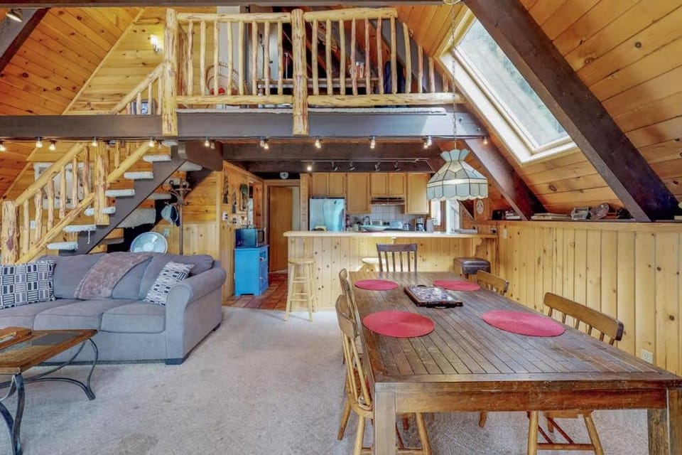 Stiles Mountain Hideaway House in Arnold