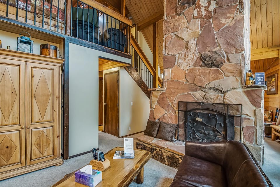 Aspen Hideaway Cabin Cabin in Garden City