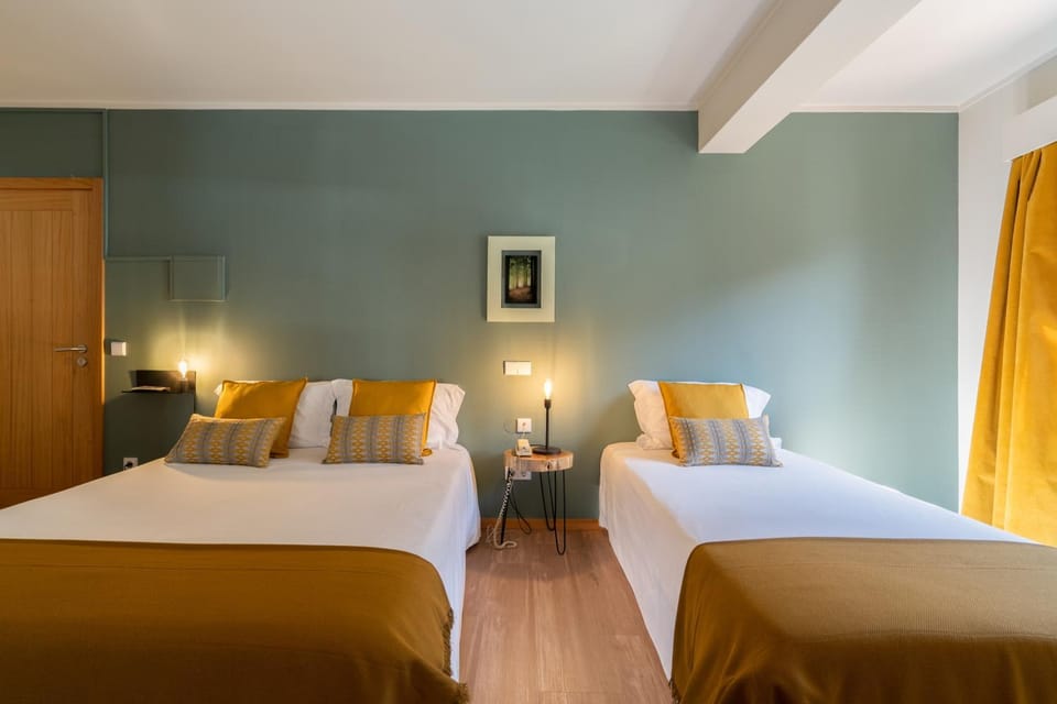 Bed, Photo of the whole room, Decorative detail, Bedroom