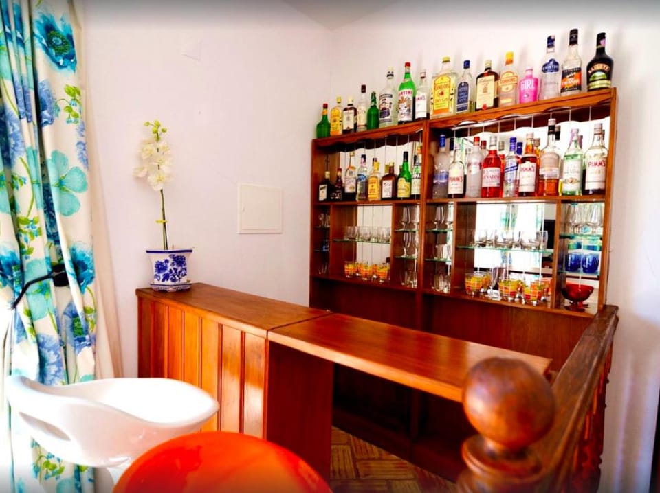 Lounge or bar, Food and drinks, Drinks