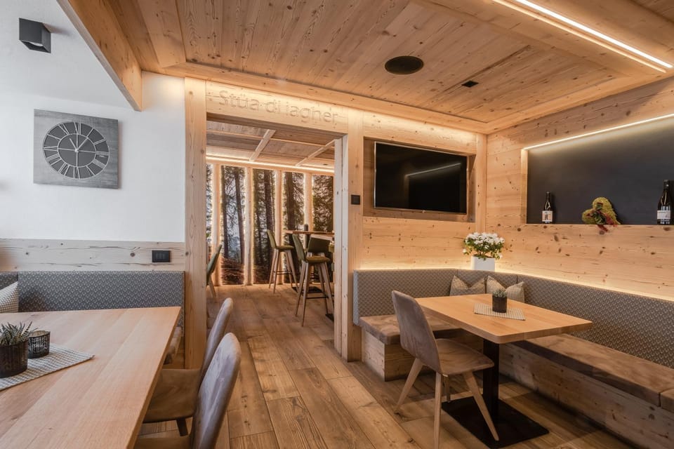 Lounge or bar