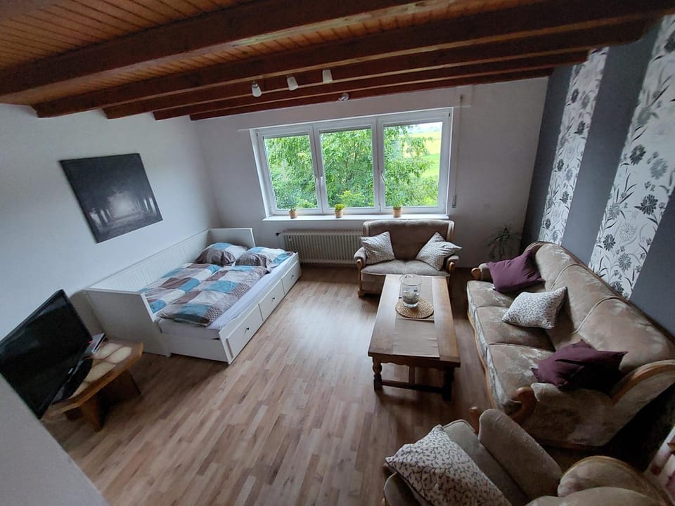 Communal lounge/ TV room, TV and multimedia, Living room, Photo of the whole room, Seating area