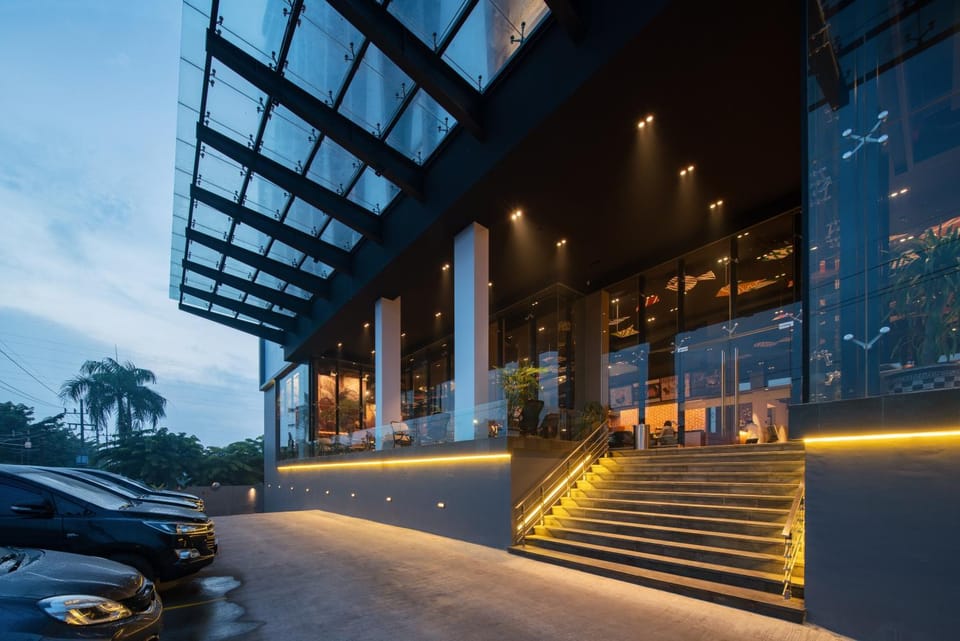 Facade/entrance