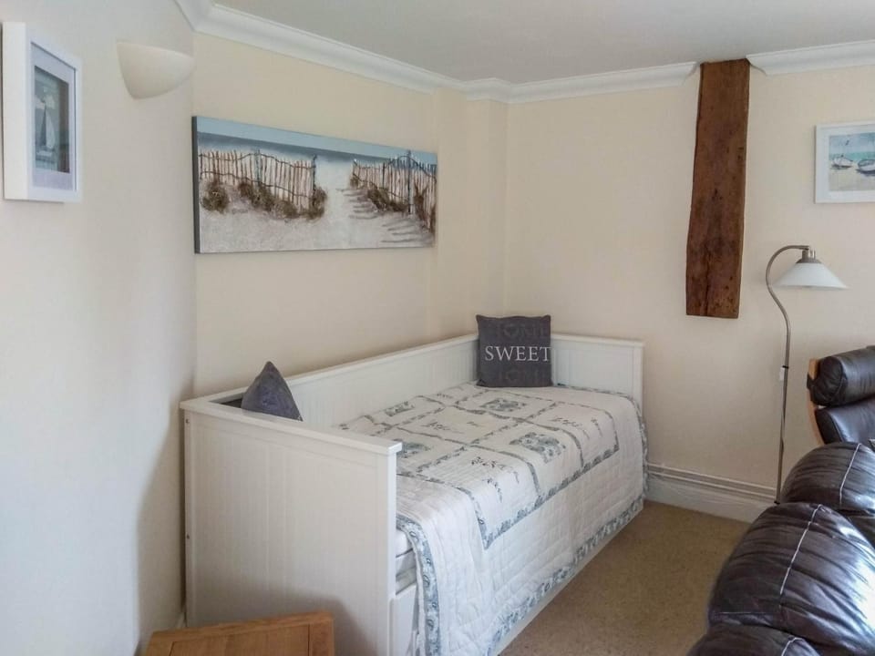 Bed, Living room, Seating area