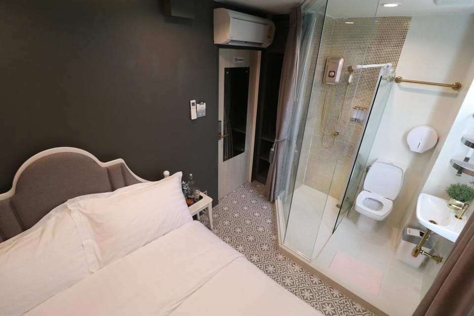 The LOL Elephant Hostel Hostel in Bangkok