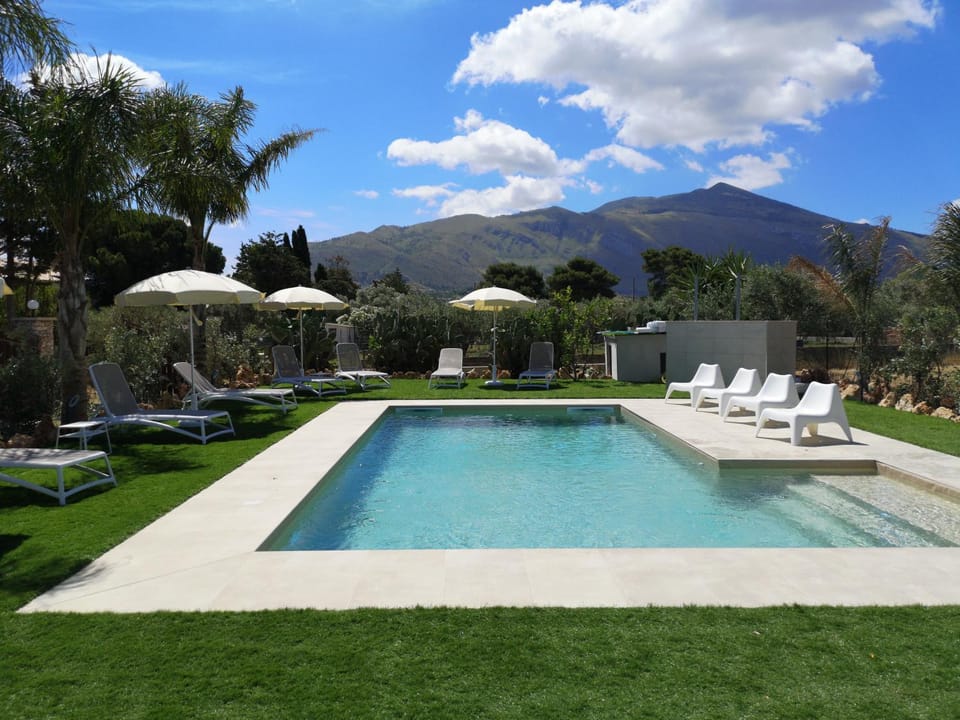 Garden, On site, Swimming pool