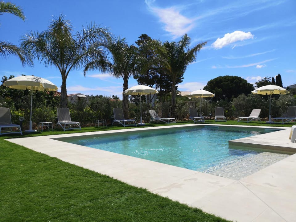 Garden, Swimming pool