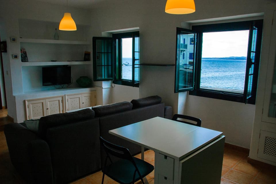 TV and multimedia, Living room, Seating area, Sea view