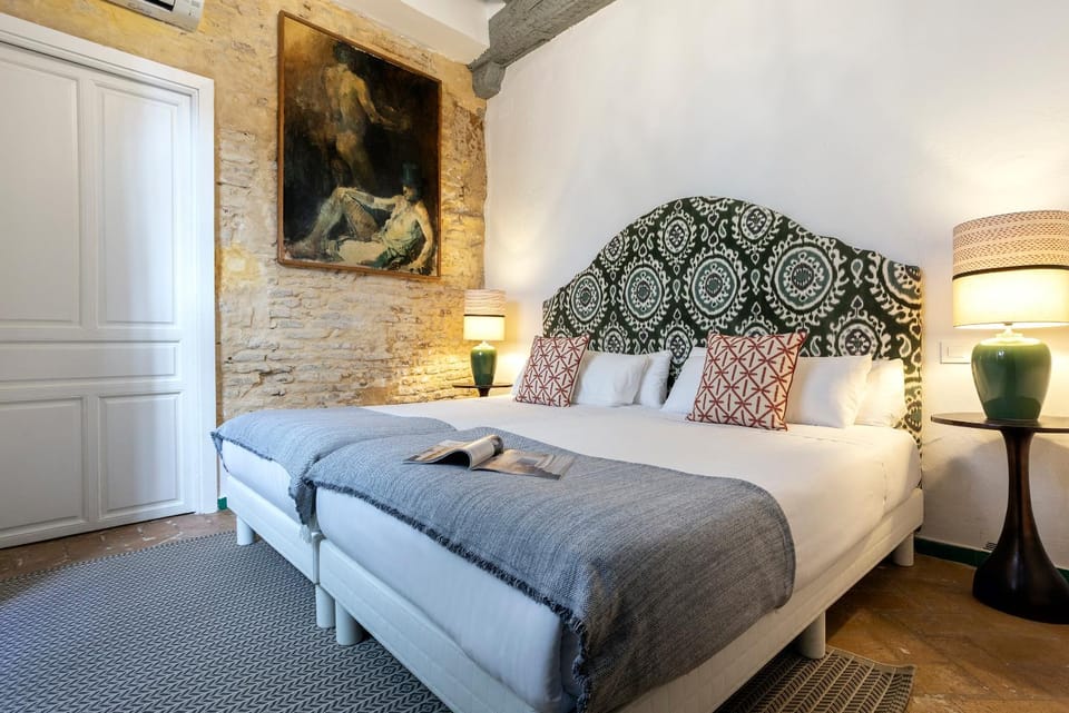 Bed, Photo of the whole room, Bedroom, air conditioner