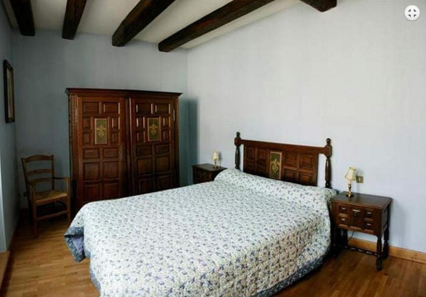 Photo of the whole room, Family