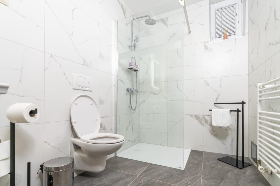 Shower, Toilet, Bathroom