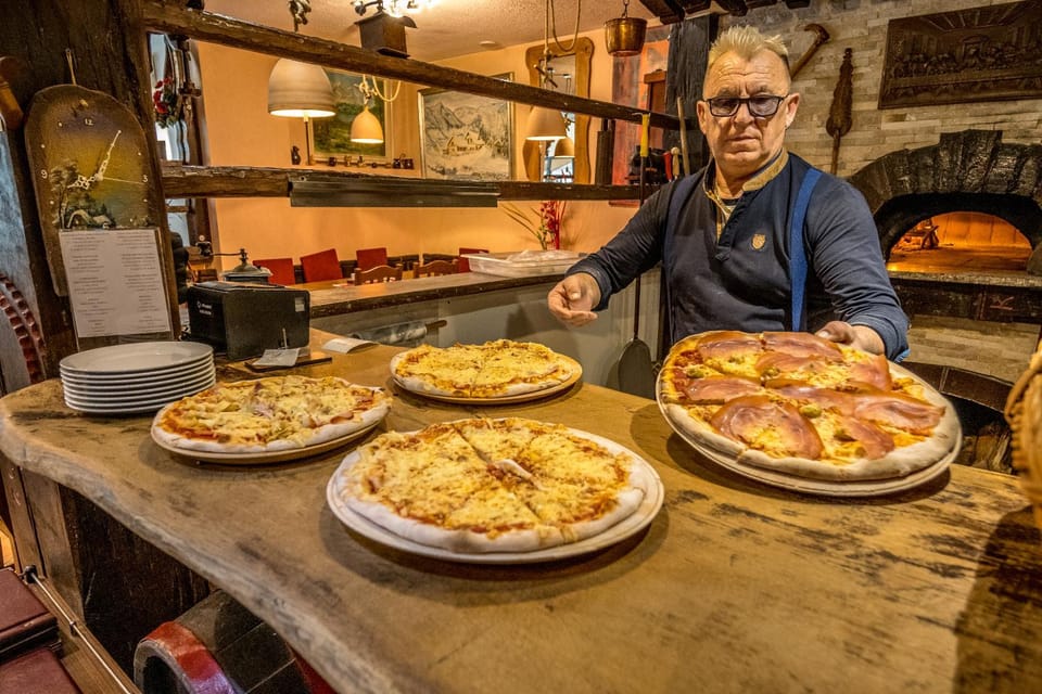 Restaurant/places to eat, Food