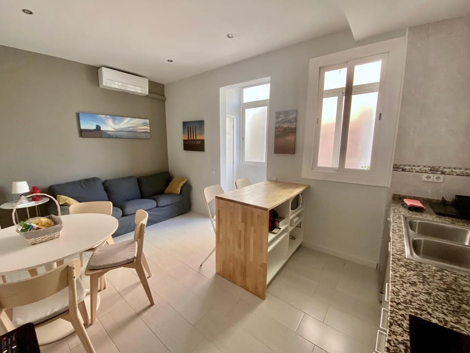 Kitchen or kitchenette, Living room, Seating area
