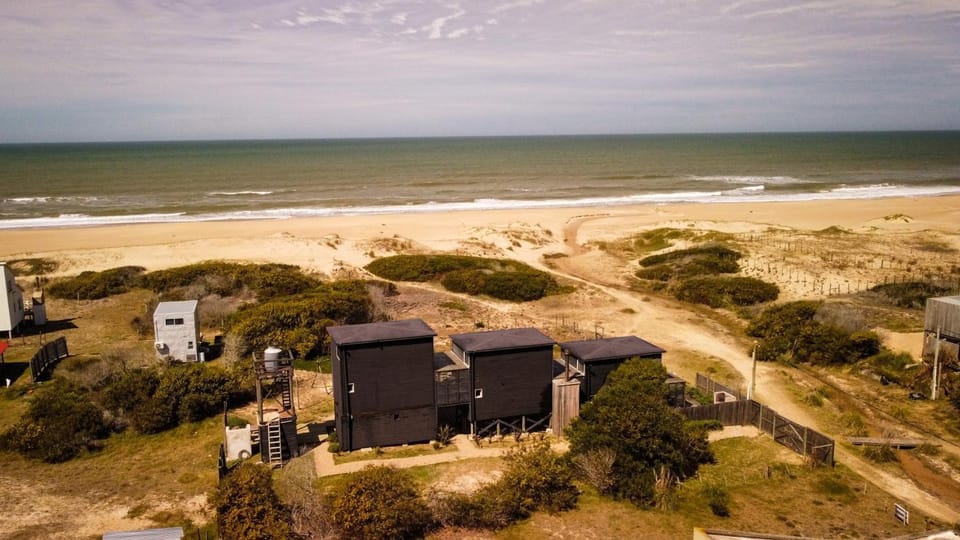 ALMAR Cabaña Boutique Frente al Mar Nature lodge in Rocha Department, Uruguay