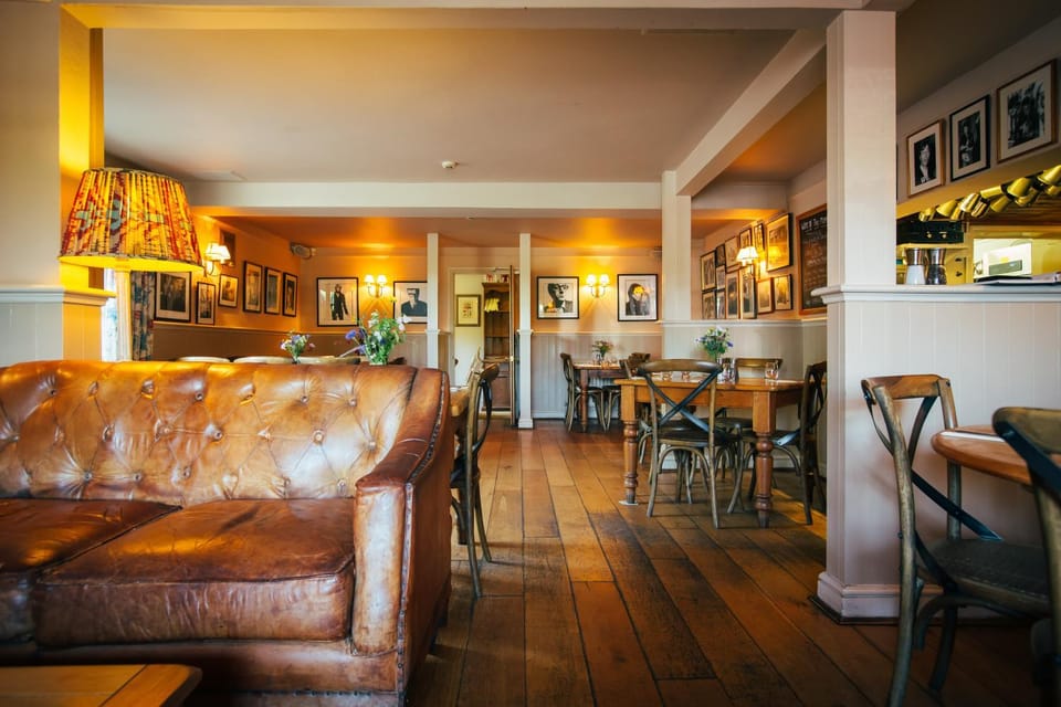 Property building, Restaurant/places to eat, Winter, Breakfast, Dinner