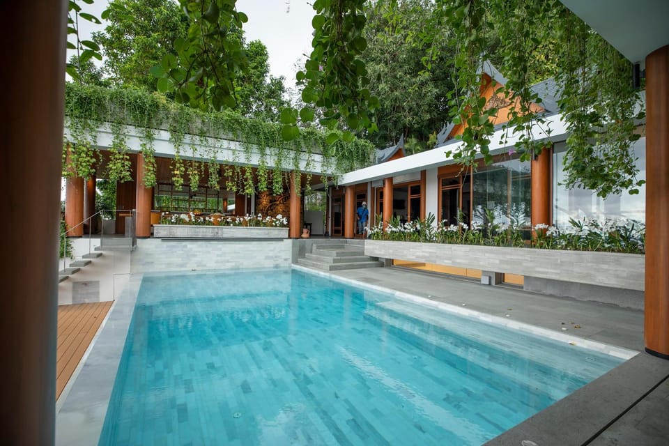 Swimming pool