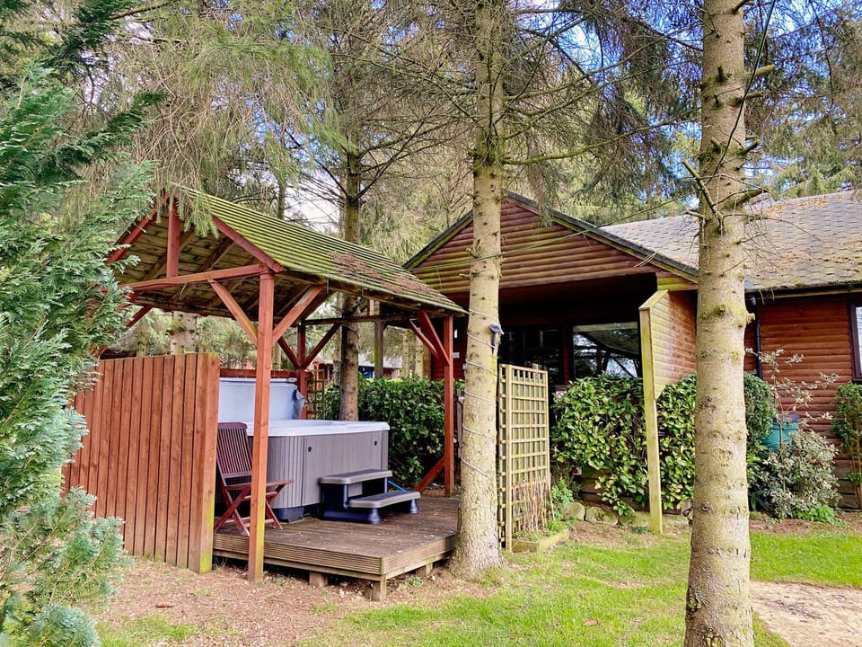 Property building, Hot Tub