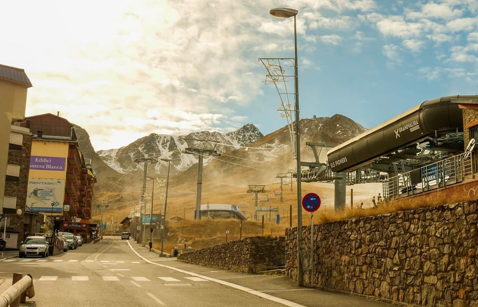 Natural landscape, Mountain view, Street view